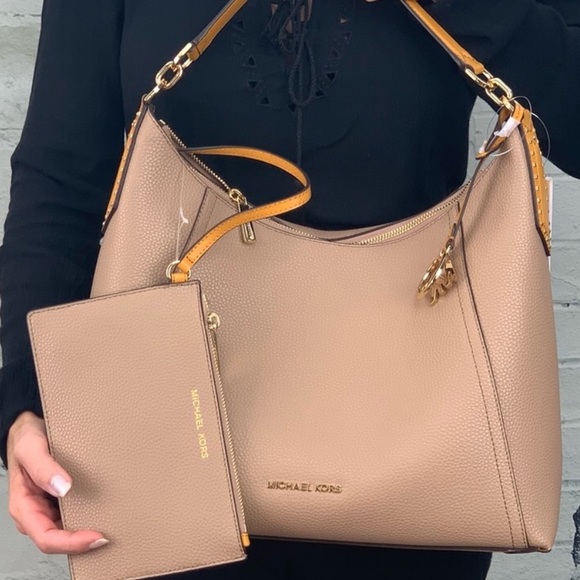 Mk Kimberly Bag - clutch and wallet 😍😍 - Picture 3 of 8